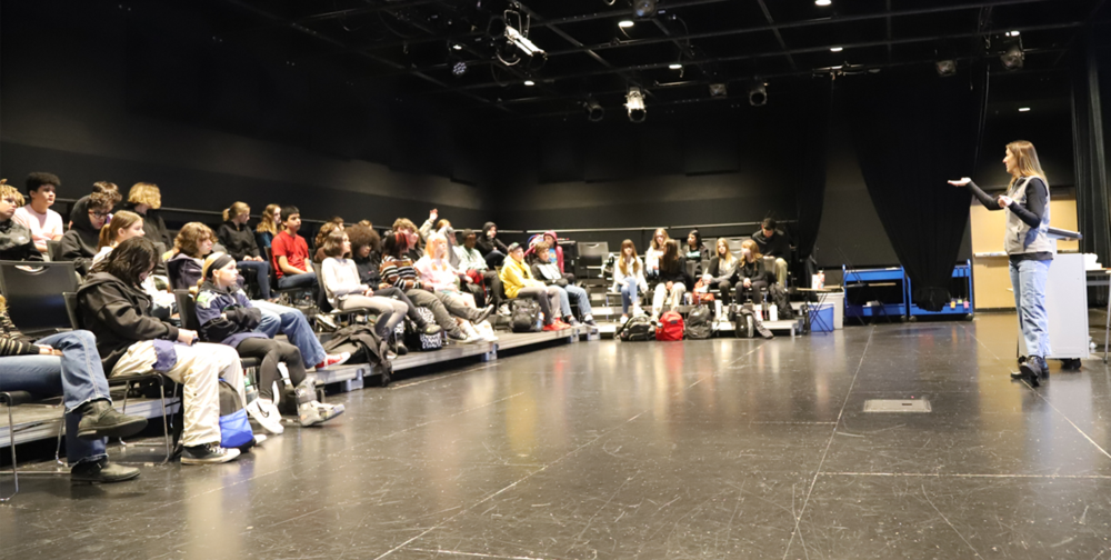 Ridgefield Mayor Jennifer Lindsay answers student questions